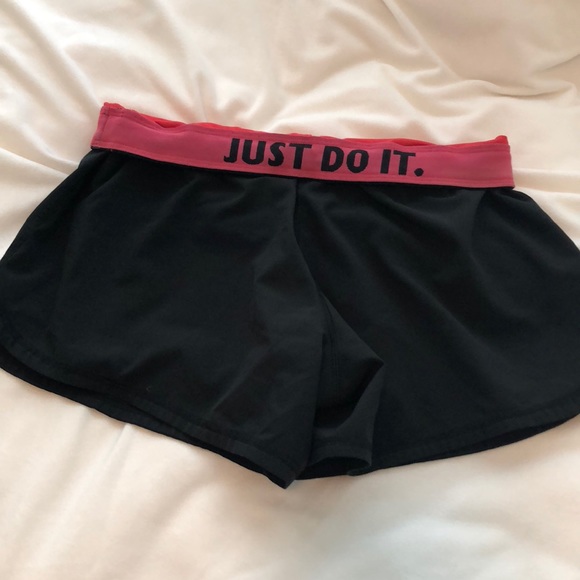 Nike shorts - Picture 2 of 4
